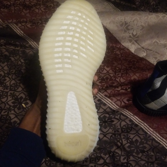 Yeezy Boost - Picture 3 of 3